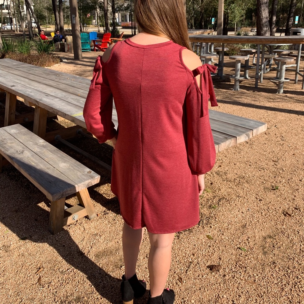 Sweater dress with cold shoulder- brand new - Picture 4 of 5